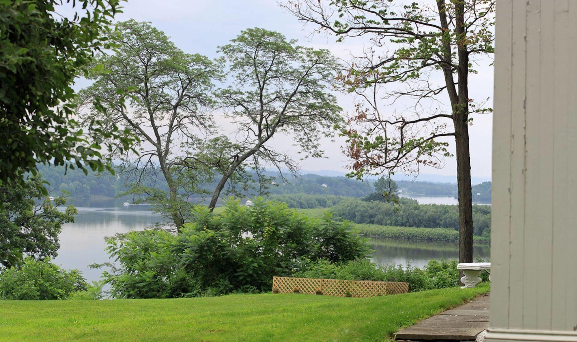 Oakcliff Bed And Breakfast Halfmoon Bagian luar foto