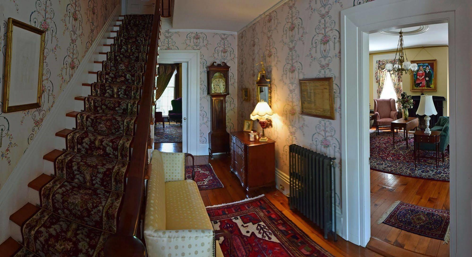 Oakcliff Bed And Breakfast Halfmoon Bagian luar foto