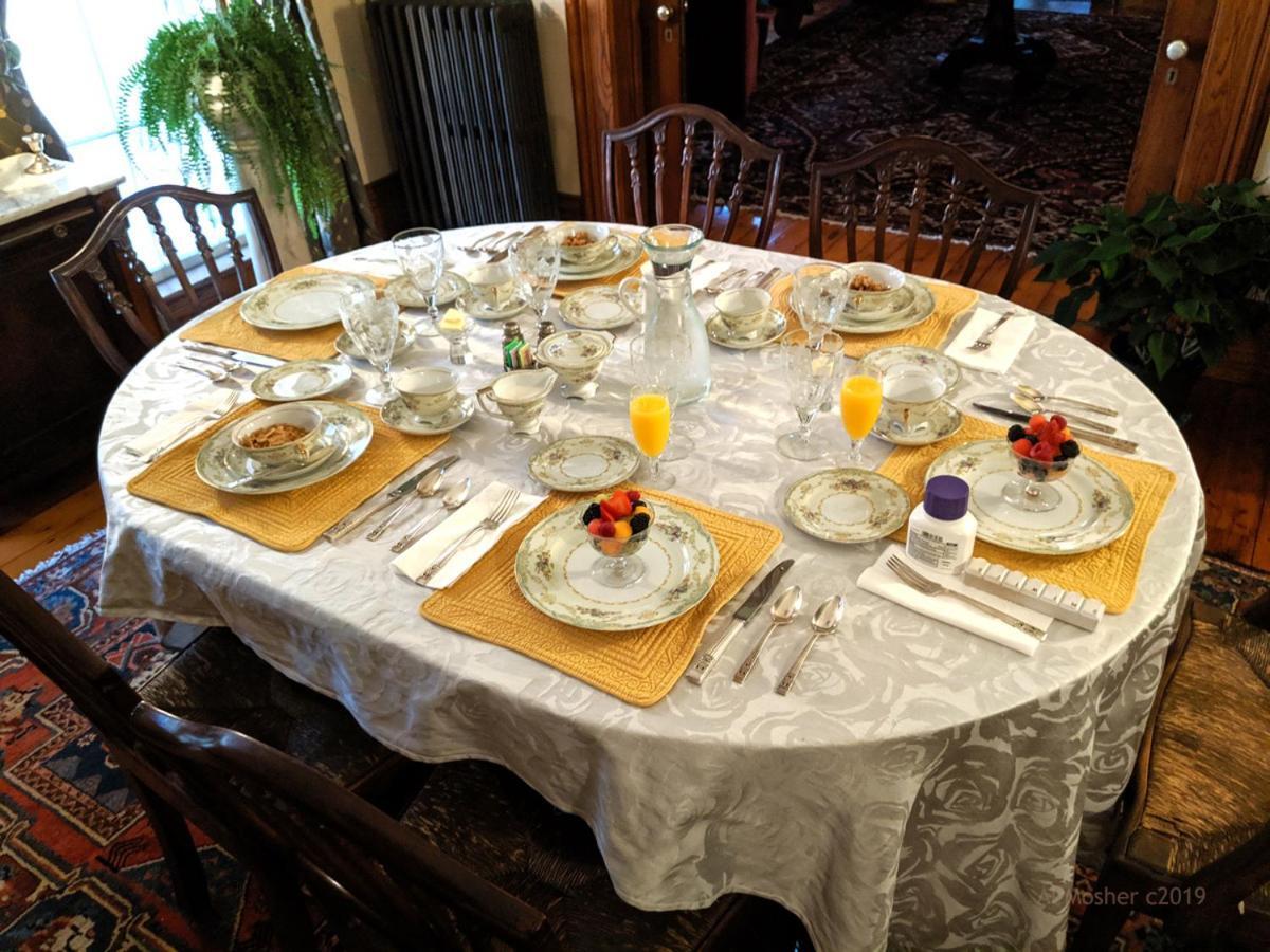 Oakcliff Bed And Breakfast Halfmoon Bagian luar foto
