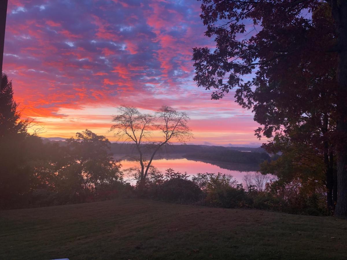Oakcliff Bed And Breakfast Halfmoon Bagian luar foto